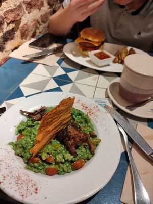 Risotto and burger at VEGA - Alamo in Madrid