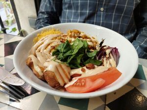 Mains / Moroccan bowl at VEGA - Alamo in Madrid