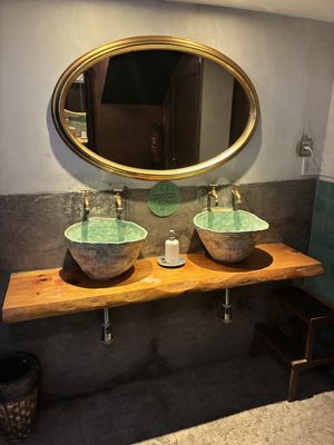 Lindo baño   at VEGA - Alamo in Madrid