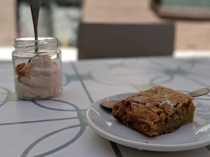 Apple cake and strawberry mousse at VEGA - Alamo in Madrid