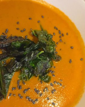 🍅 Crema de tomate, pimientos y sésamo tostado  at VEGA - Alamo in Madrid