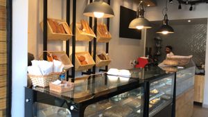 Main entrance. at Apetit Natural Bakery in Brasilia