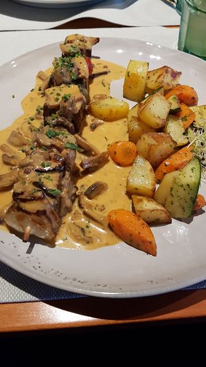 Brochette de tempeh at Le Café de Chavannes in Chavannes-pres-renens