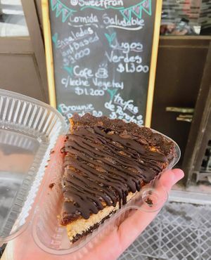 Cake at Justo en la Esquina in Santiago