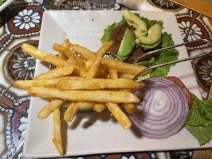 Hamburger vegan sem pão (o pão não é vegan)!  at The Grill in Lone Pine