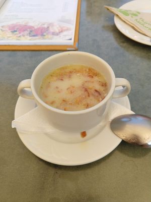 Garlic soup (fokhagymakrémleves) at Walzer Etterem es Panzio in Velence