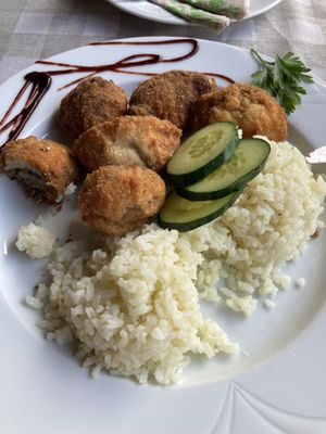 Filled mushroom with walnut and garlic at Walzer Etterem es Panzio in Velence