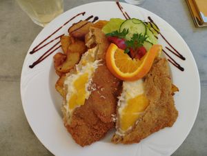  at Walzer Etterem es Panzio in Velence