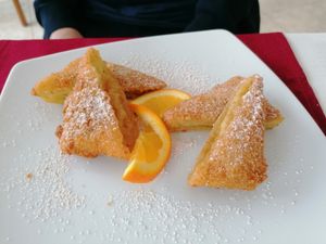 Fahéjas pali - Deep fried pancake filled with cinnamon apple at Walzer Etterem es Panzio in Velence
