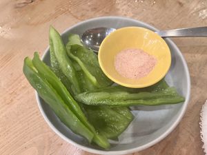 Fresh green bell pepper with rock salt   at Fukushima Grilled Vegetables Nanone in Osaka