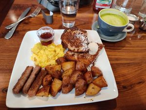 Breakfast platter and matcha latte at SunCafe in Studio City