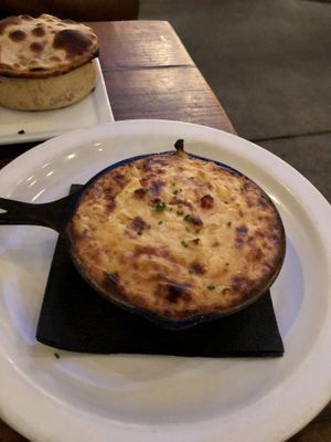 Mini mac’n’cheese   at SunCafe in Studio City