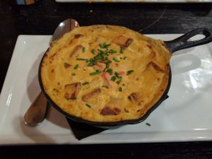 mac and cheese at SunCafe in Studio City