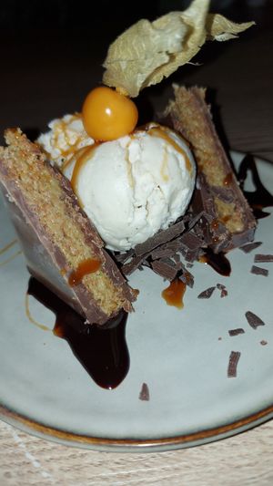 Dubai-reep met vanille-ijs at Tapasbar Plan B in Breda