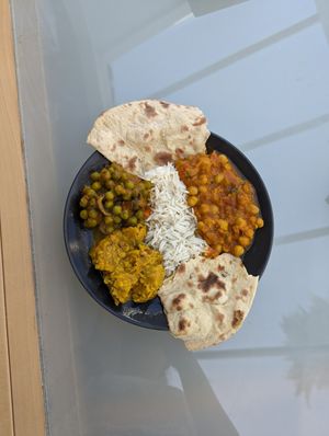 Chana Masala, Dahl, Green Peas+Mushrooms, Roti, Rice at Om Indian Cuisine in San Francisco