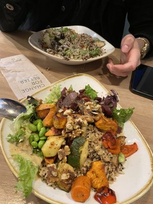 Vegan bowls   at Dean & David - Nurnberger in Berlin