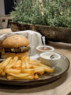 Burguer deliciosa!  at La Cookessa Bio in Granollers