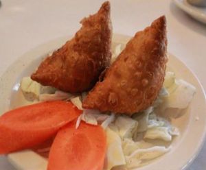 veggie samosa at Gateway To India in Springfield