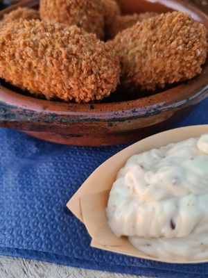 Pilzkroketten mit Trüffelmajo at Beachclub Copacabana in The Hague