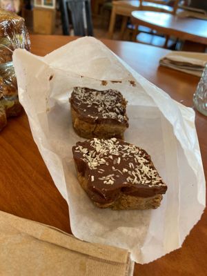 Bars at Wild Grocery & Cafe in Manzanita