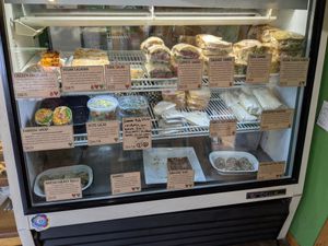 Clearly marked vegan eats at Wild Grocery & Cafe in Manzanita