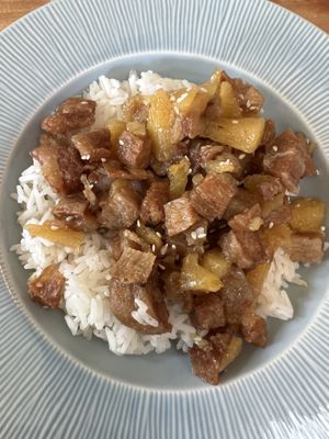 Mock meat and pineapple rice dish  #Veganuary at V. Napaphud Vegetarian Food in Chiang Mai