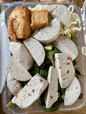 Yen ta four, takeaway (85 THB)  at V. Napaphud Vegetarian Food in Chiang Mai