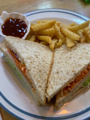 🌏🇵🇸Club Sandwich🇹🇭🇵🇸 & Fries with 🇵🇸🇲🇲Tomato Ketchup, 🕌Classic From 🇵🇸🗝️The River To The Sea🇵🇸⚖️. 100% Apartheid-free !  at V. Napaphud Vegetarian Food in Chiang Mai