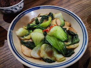 Bok choy with mushrooms at Ngon Vegan Restaurant in Tam Coc