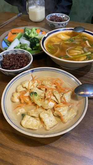 Peanut & Ginger Tofu, Sweet & Sour Soup, Steam Veggies w/ dipping sauce, and brown rice   at Ngon Vegan Restaurant in Tam Coc