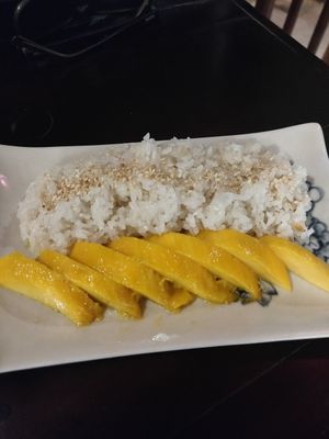Mango sticky rice at Ngon Vegan Restaurant in Tam Coc