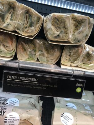 Vegan options clearly labelled  at EAT in Paris