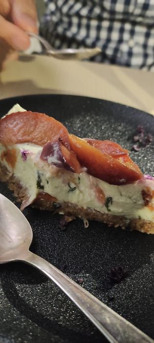 Cheesecake abricot basilic - 5€ at Xuxu in Biarritz