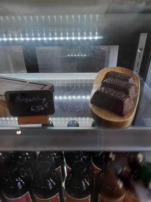 Bounties at Xuxu in Biarritz