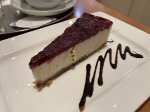 Roter Cashew Rohkostkuchen #Veganuary at The Heart of Joy in Salzburg