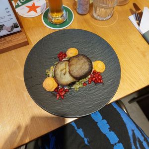 Gekonfijte aubergine at Lab071 in Leiden