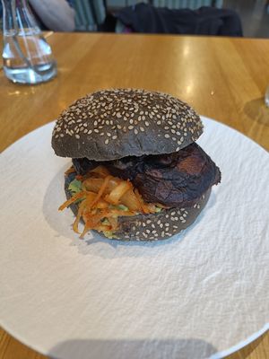 Miso mushrooms burger at Lab071 in Leiden