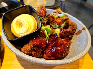 cauliflower wings at Lab071 in Leiden