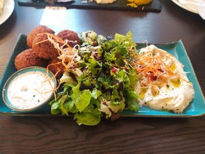 Falafel Teller at keevee in Heidelberg