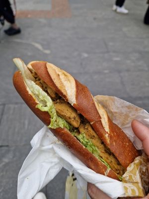 Planted Curry Sandwich at Brezelkönig in Geneva