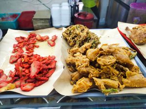 Dishes available at San De Vegetarian 三德 - Blk 256 Yishun in North Singapore