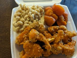 Kauliwings (buffalo), Mac and cheese, candied yams at H.O.M.E. Vegan Restaurant (TheHouseOfMentalEatery) in Little Rock