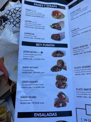 Vegan are the ones without the coloured circle.  at Beykebap in Ibiza