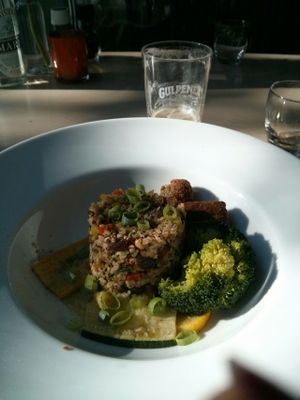 contains bulgur and dried grape at De Eetstee in Amersfoort