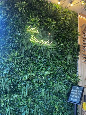 Decor  at Early Bird in Plymouth