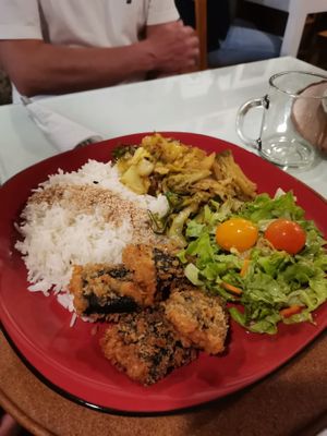 Tofu com algas at Gosto Superior in Braga