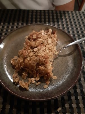 Apple crumble at Gosto Superior in Braga