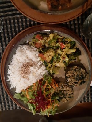 Lentils w/ spinachi medallion at Gosto Superior in Braga