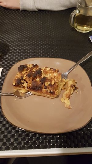 Apple crumble at Gosto Superior in Braga