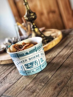Vegan ijs to go at IJssalon Laaker Boere ies in Ohe En Laak